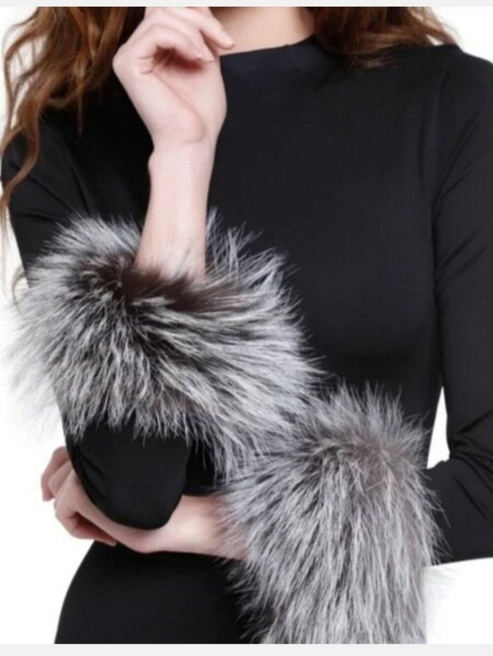 ALICE + OLIVIA Delora Fox Fur-cuff Sleeve Black Midi Dress. Size 4 $550 - Picture 5 of 12